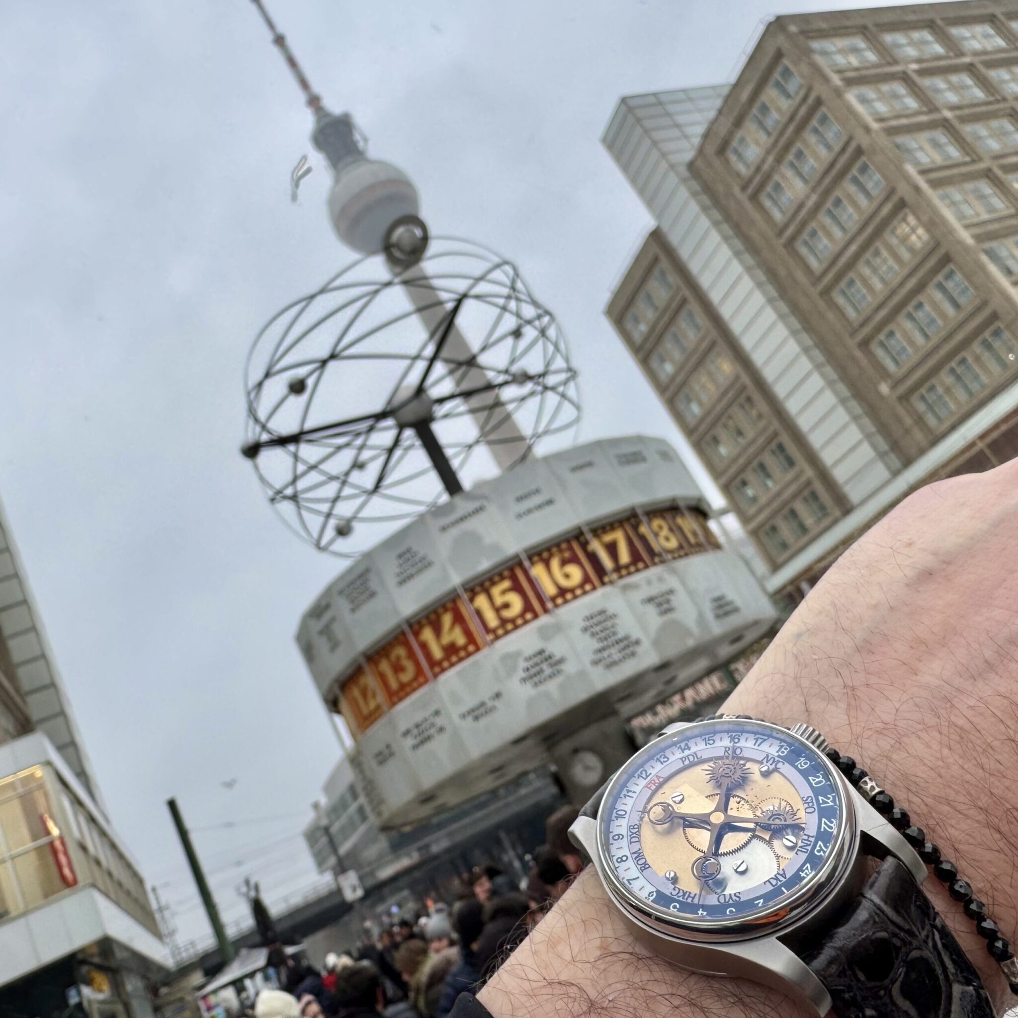Owner Review: Marc & Darnò «World Time of Friends» by @tapir_ffm